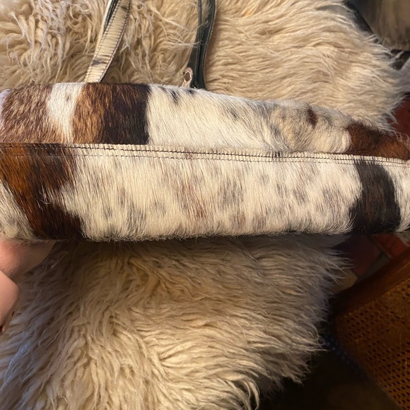 Elegant Cow hide and Leather Tote - Picture 2 of 5